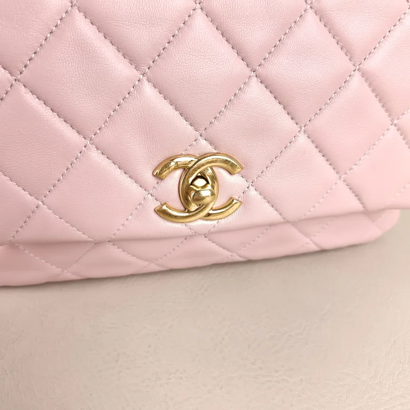 Chanel Crossbody Bag Pink Crossbody Bag Pink Lambskin One Size 23 × 5 × 16 cm — detail view 13 of 13