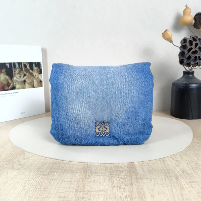 LOEWE Crossbody Baggoya Crossbody Bag Blue One Size23 × 10 × 19 cm