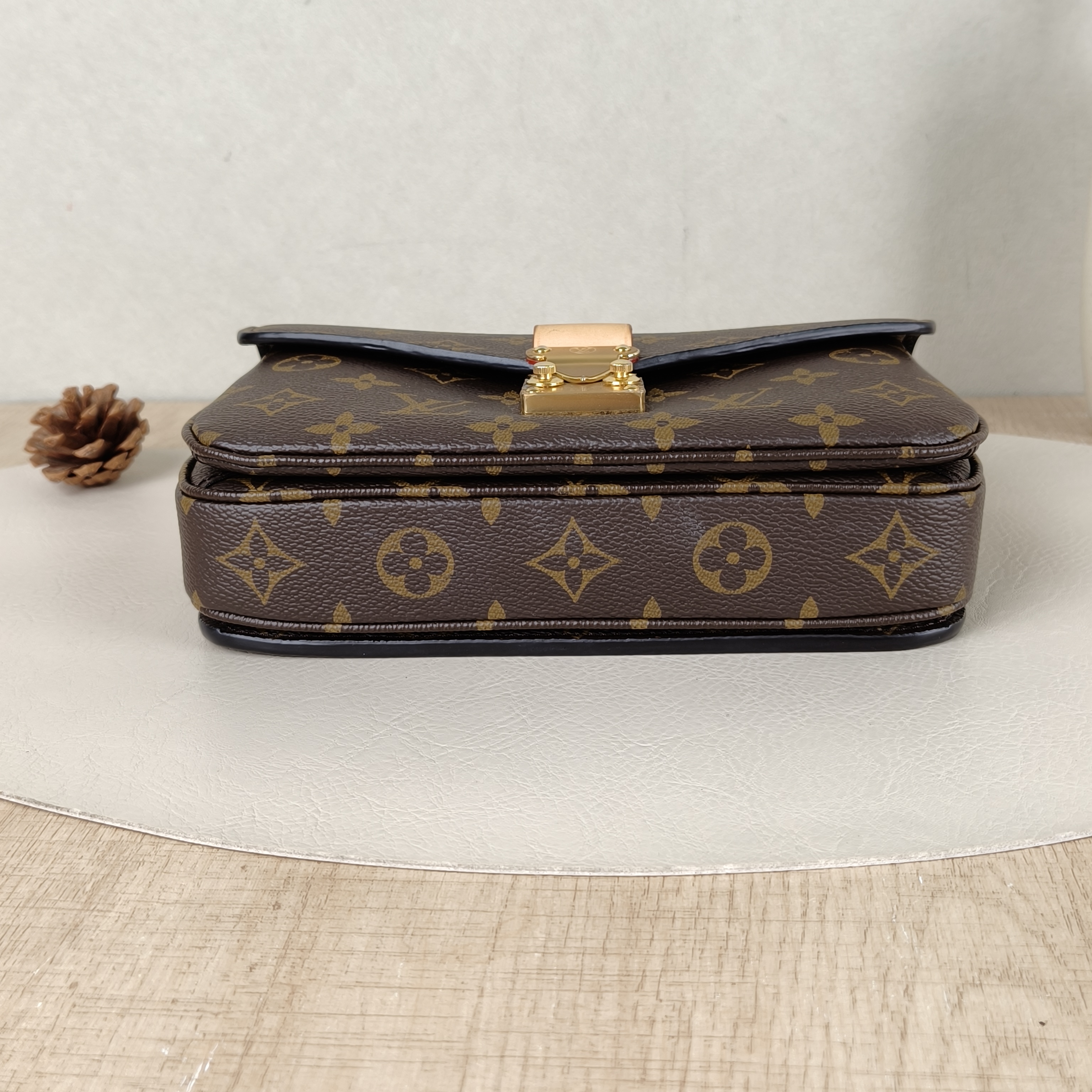 Louis Vuitton Crossbody Bag Pochette Métis East West Monogram PVC Small21.5 × 6 × 13.5 cm — cover view 4 of 6