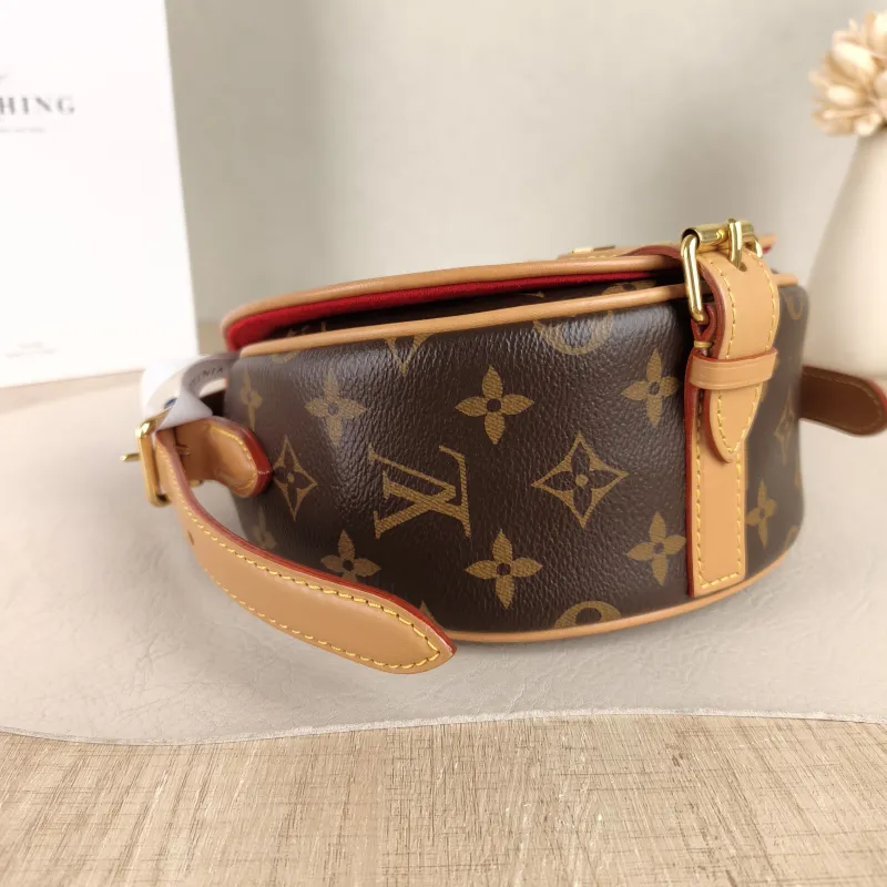 Louis Vuitton Crossbody Bag Tambourin Monogram PVC One Size 18 × 8 × 15 cm — detail view 4 of 11