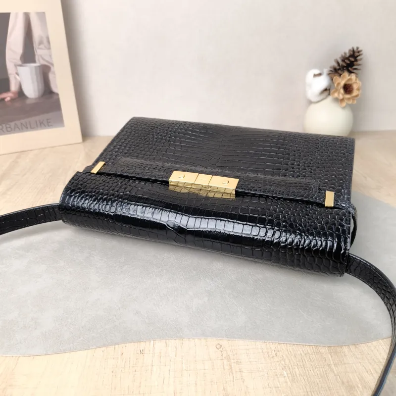 SAINT LAURENT Shoulder Bag MANHATTAN Black Calfskin Medium 29 × 7.5 × 20 cm — detail view 8 of 13