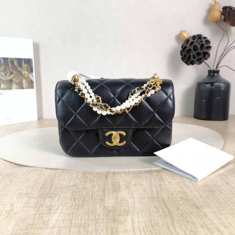 Chanel Crossbody Bag Pearl Black Calfskin Small 19 × 6 × 13 cm — cover view 5 of 6