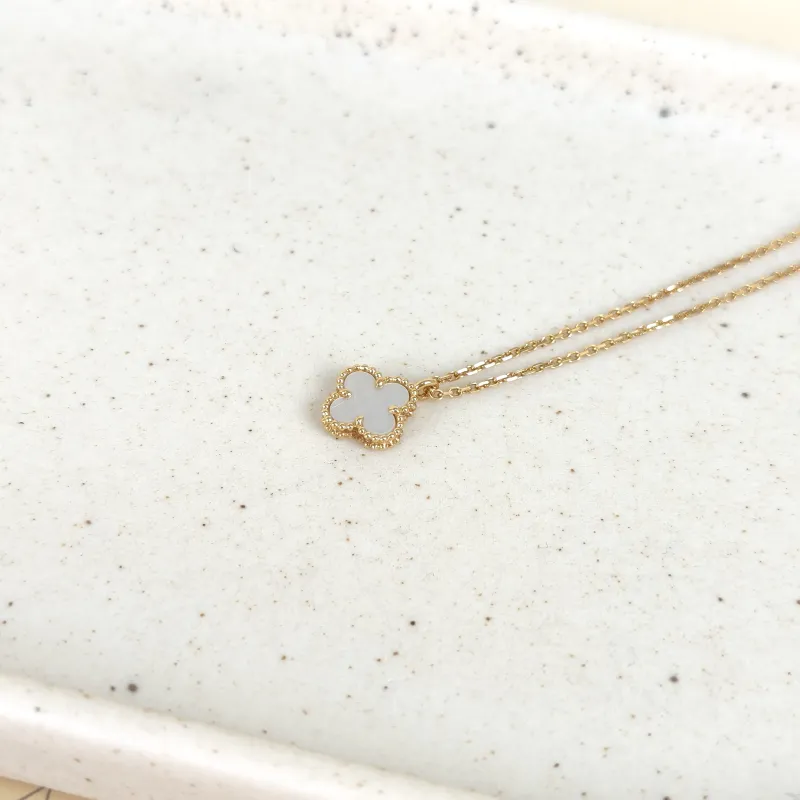Van Cleef & Arpels Necklace Alhambra Pearl · White Mother-of-Pearl18KY ellow Gold Sweet Mini0.95 × 0.95 × 40 cm — cover view 4 of 6