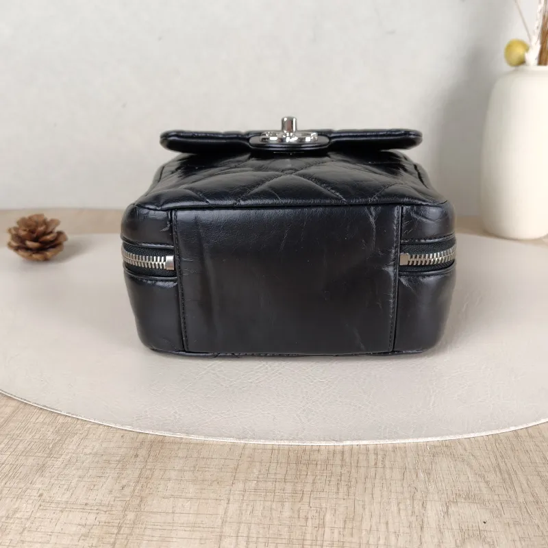 Chanel Crossbody Bag Crossbody Bag Black Waxed Leather One Size17 × 8 × 18 cm — cover view 3 of 5