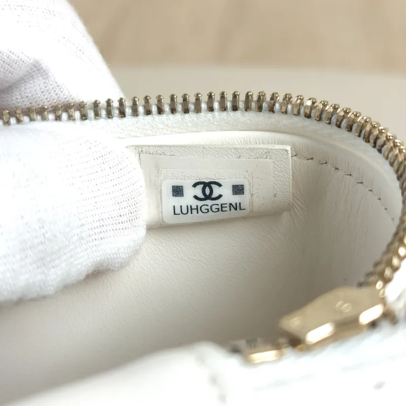 Chanel Crossbody Bag lp Box Bag Top Handle Crossbody Bag White Grained Calfskin 19 × 5 × 12 cm — detail view 11 of 12