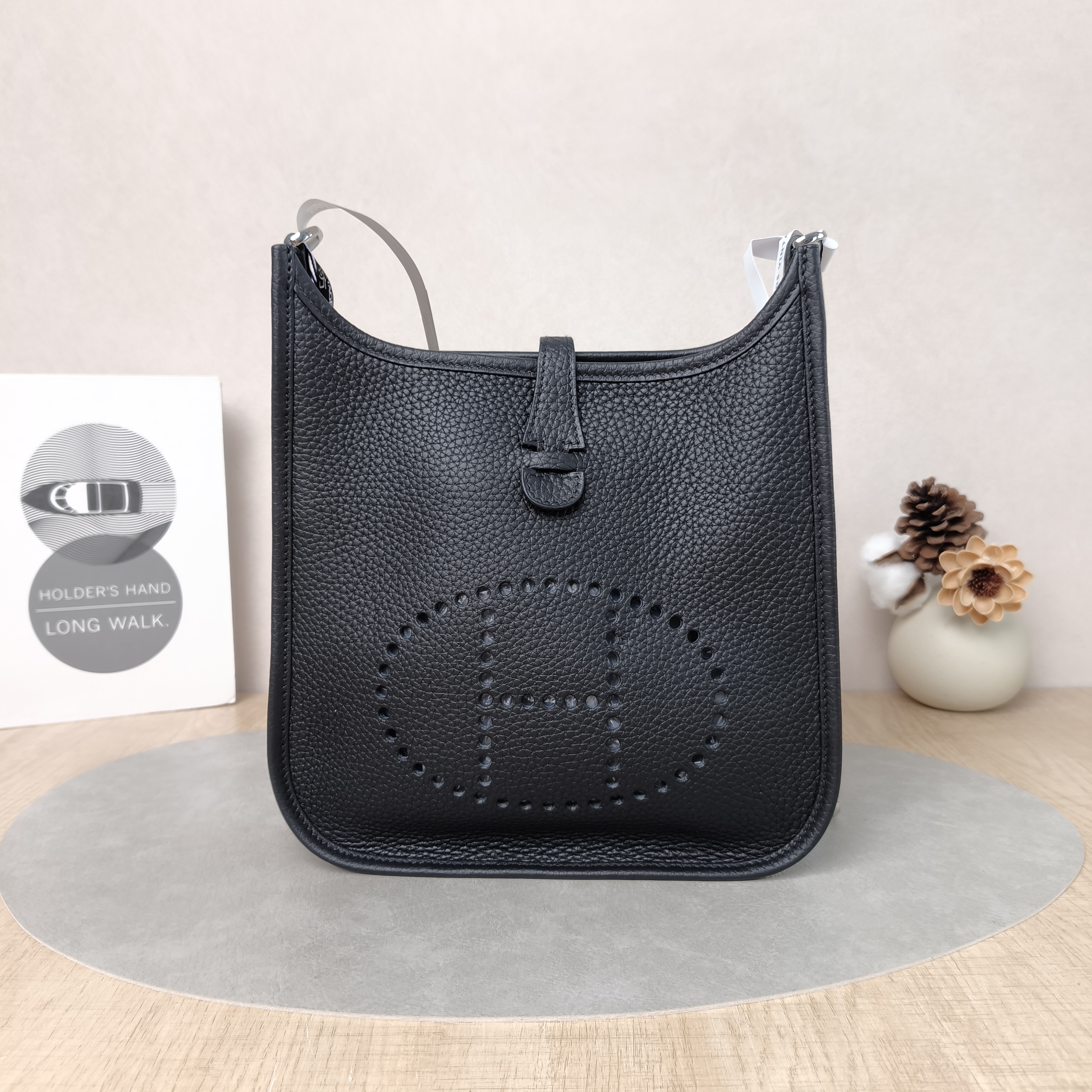 Hermès Crossbody Bag Evelyne 23 23Black TC Calfskin One Size23 × 6 × 24 cm