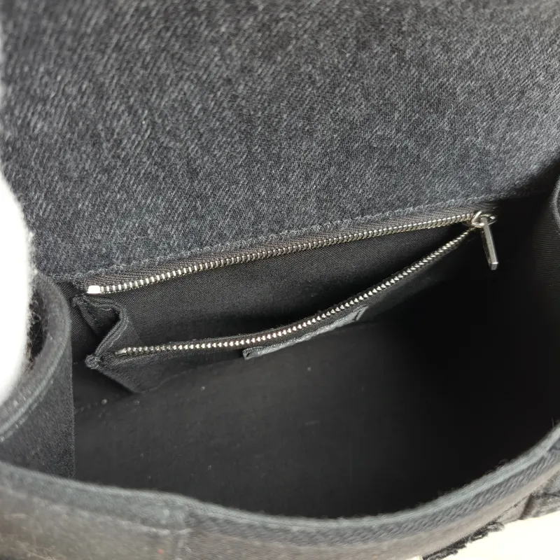 BALENCIAGA Crossbody Bag Hourglass Hourglass Bag Grey Small 23 × 10 × 14 cm — detail view 6 of 13