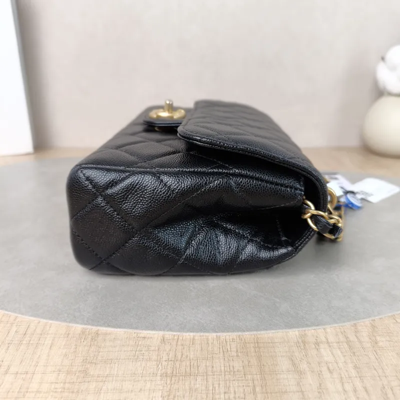 Chanel Crossbody Bag25p Black Grained Calfskin Small22 × 6.5 × 14 cm — detail view 3 of 12