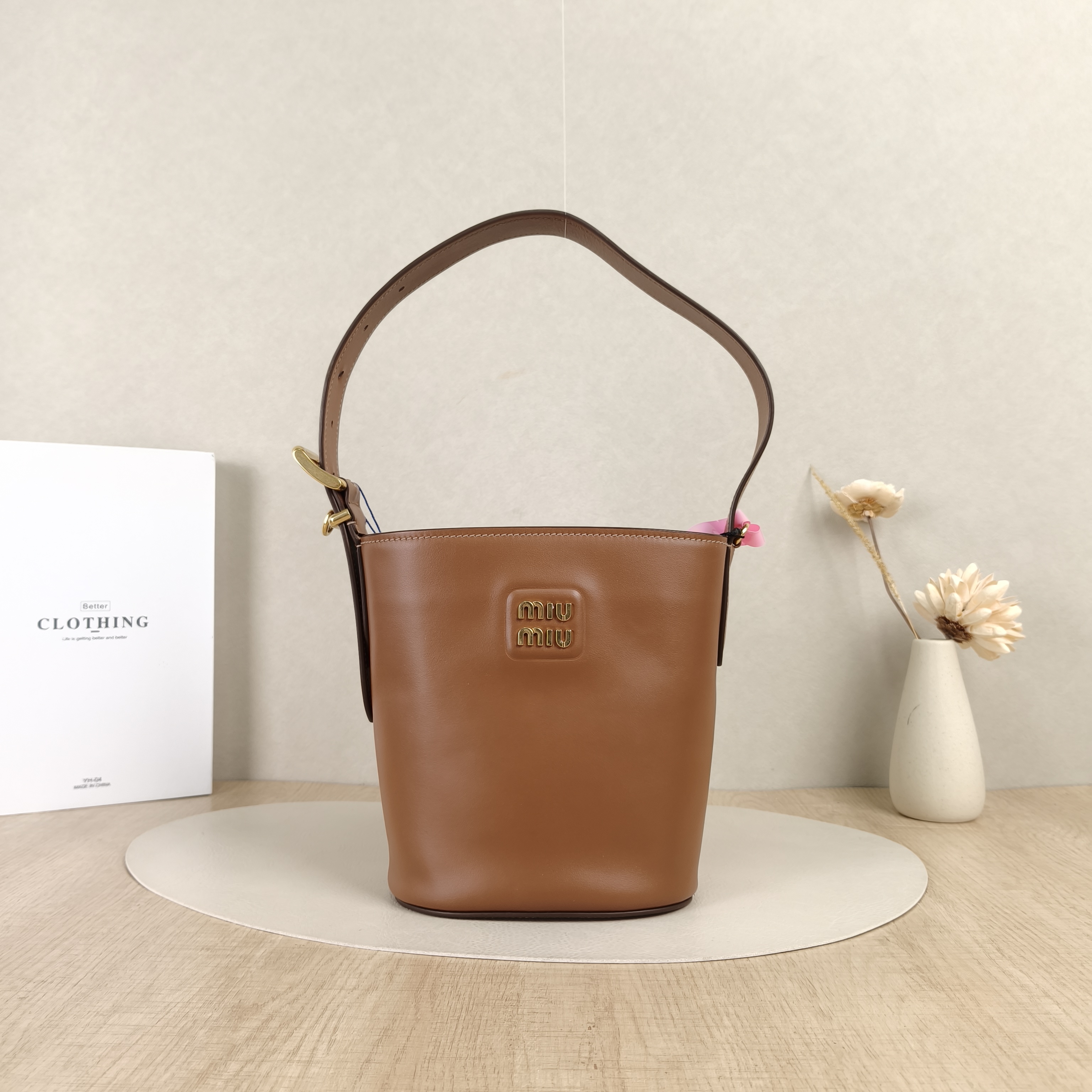 Miumiu Crossbody Baglogo Caramel Calfskin One Size16 × 9.5 × 19.5 cm