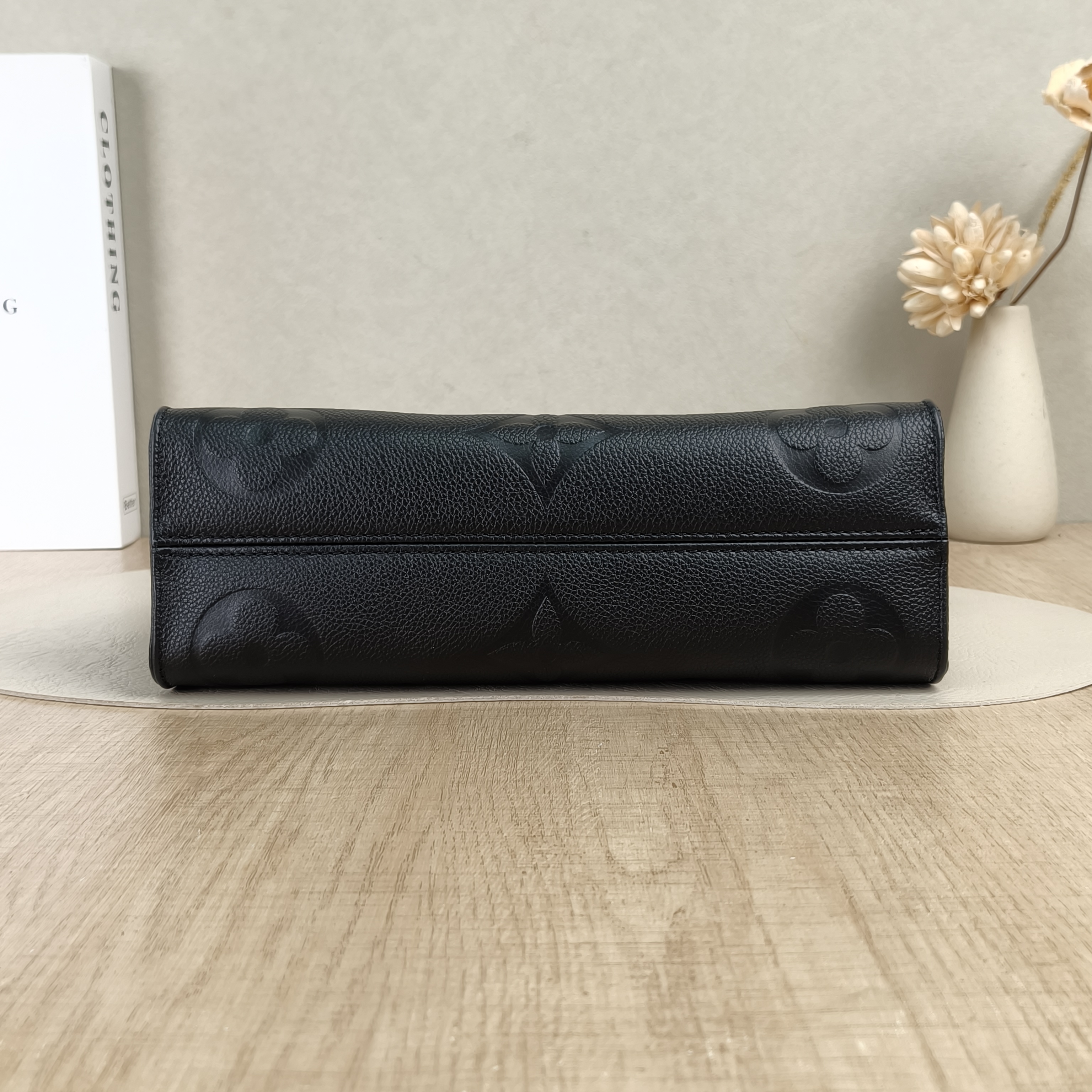Louis Vuitton Crossbody Bag Onthego East West Two Straps Black Empreinte Embossed Calfskin Monogram Small25 × 10 × 13 cm — cover view 5 of 6