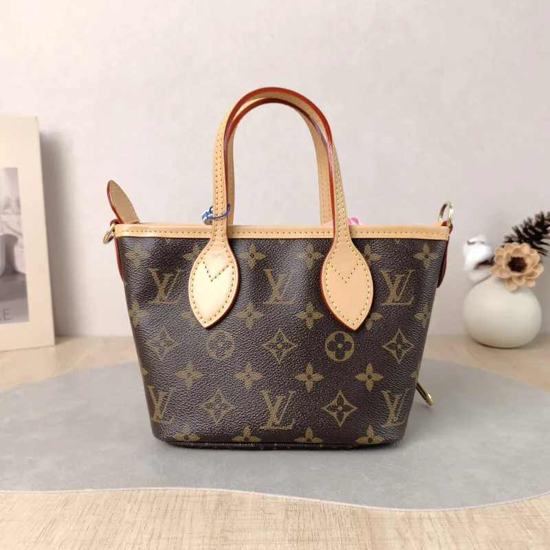 Louis Vuitton Crossbody Bag Neverfull BB Shoulder Strap PVC BB 24 × 9 × 14.5 cm — cover view 3 of 5