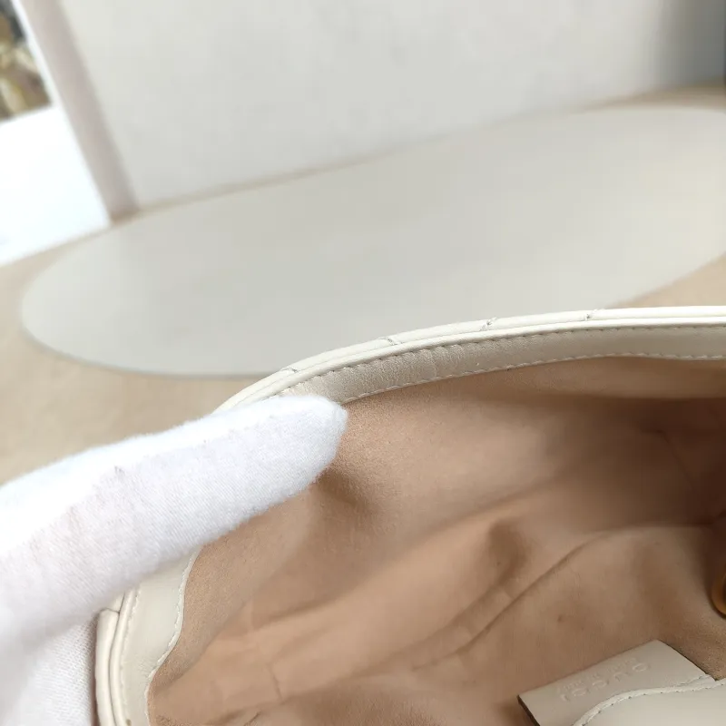GUCCI Crossbody Bag GG Marmont Mini Marmont Mini White Calfskinmini16.5 × 4.5 × 9.5 cm — detail view 12 of 13
