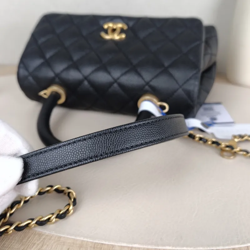 Chanel Top Handle Bag Coco Handle​Black Grained Calfskin Small24 × 10 × 14 cm — detail view 1 of 15