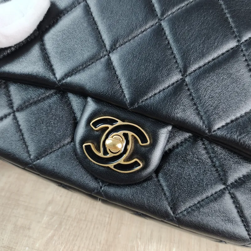 Chanel Crossbody Bag 22p Black Lambskin One Size 20 × 5 × 15 cm — detail view 8 of 13