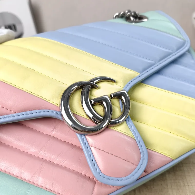 GUCCI Crossbody Bag GG Marmont Medium Marmont 26 Calfskin Medium26 × 7 × 15 cm — detail view 14 of 18