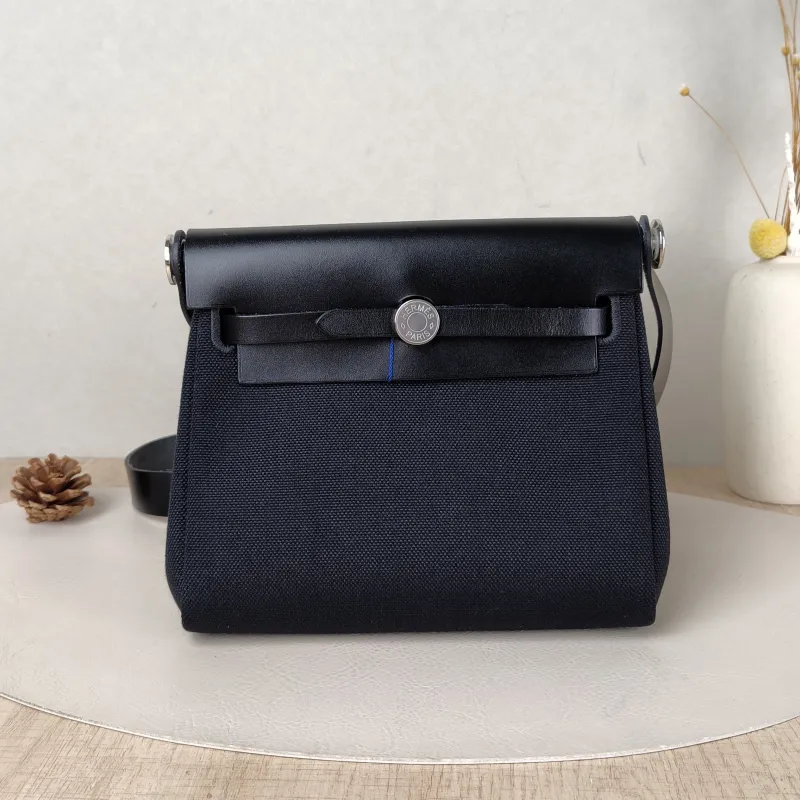 Hermès Crossbody Bag Herbag Zip 20Black Canvas mini20.5 × 7 × 16.5 cm
