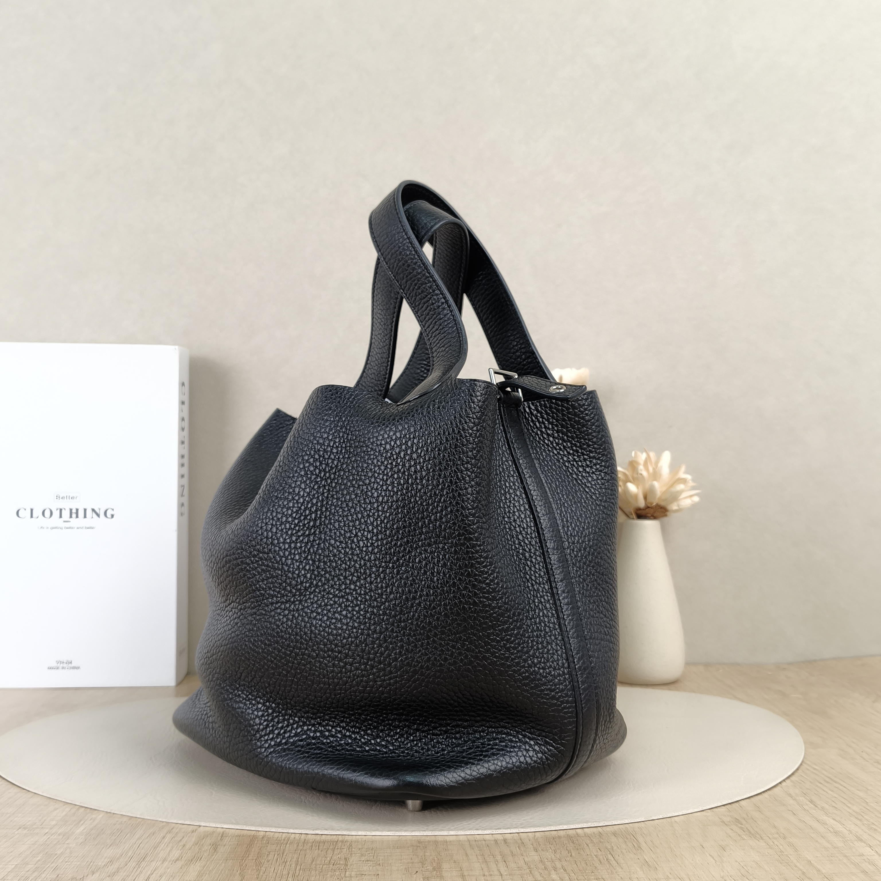 Hermès Top Handle Bag Picotin Lock 22 2289Black Clemence Taurillon TC Calfskin Medium22 × 18 × 21 cm — cover view 9 of 9