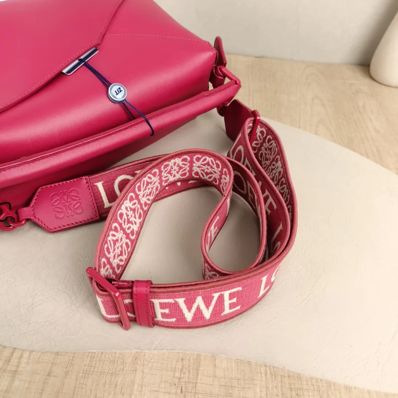 LOEWE Crossbody Bag Puzzle Red CC alfskin Small24 × 10.5 × 16.5 cm — detail view 8 of 14