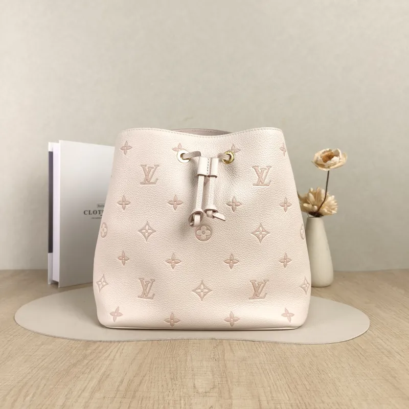 Louis Vuitton Shoulder Bag NÉONOÉ Bucket Bag White Empreinte Embossed Calfskin Medium26 × 17.5 × 26 cm