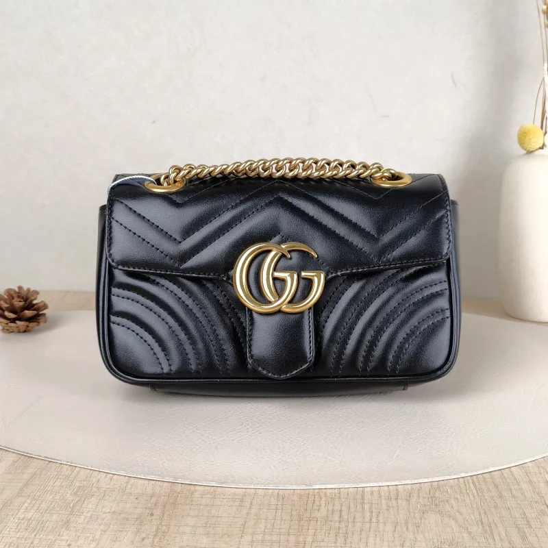 GUCCI Crossbody Bag GG Marmont Small Marmont 22Black CC alfskin Small22 × 6 × 13 cm
