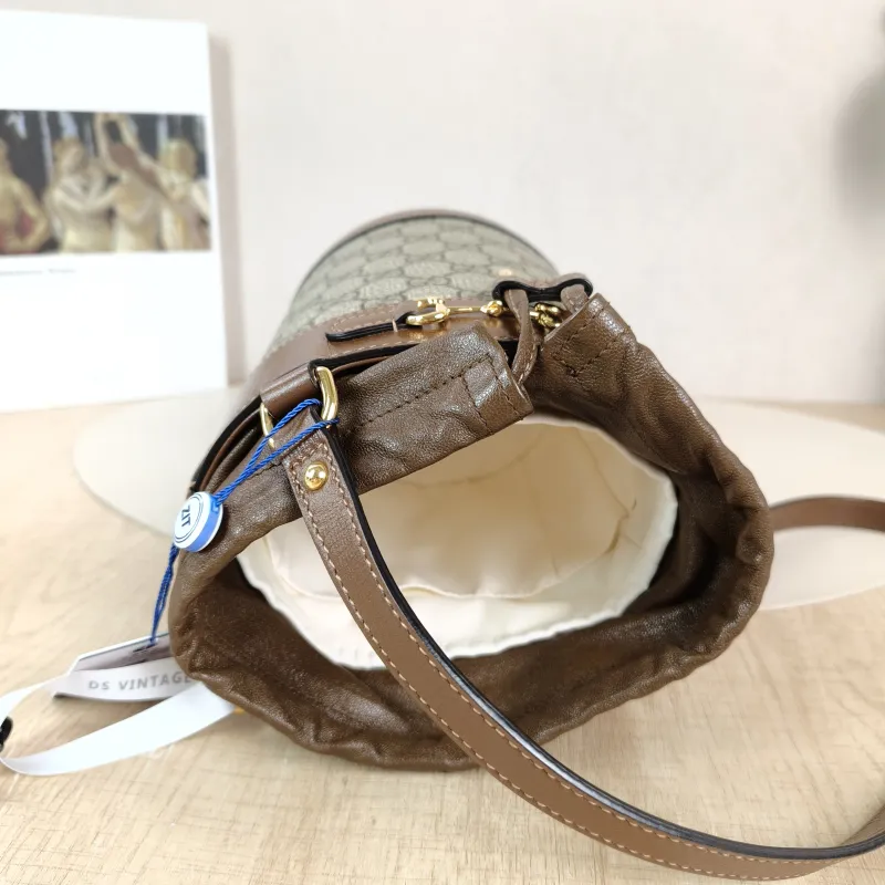 GUCCI Top Handle Bag Horsebit 1955Collection Bucket Bag White PVC Small 14 × 14 × 19 cm — detail view 4 of 10