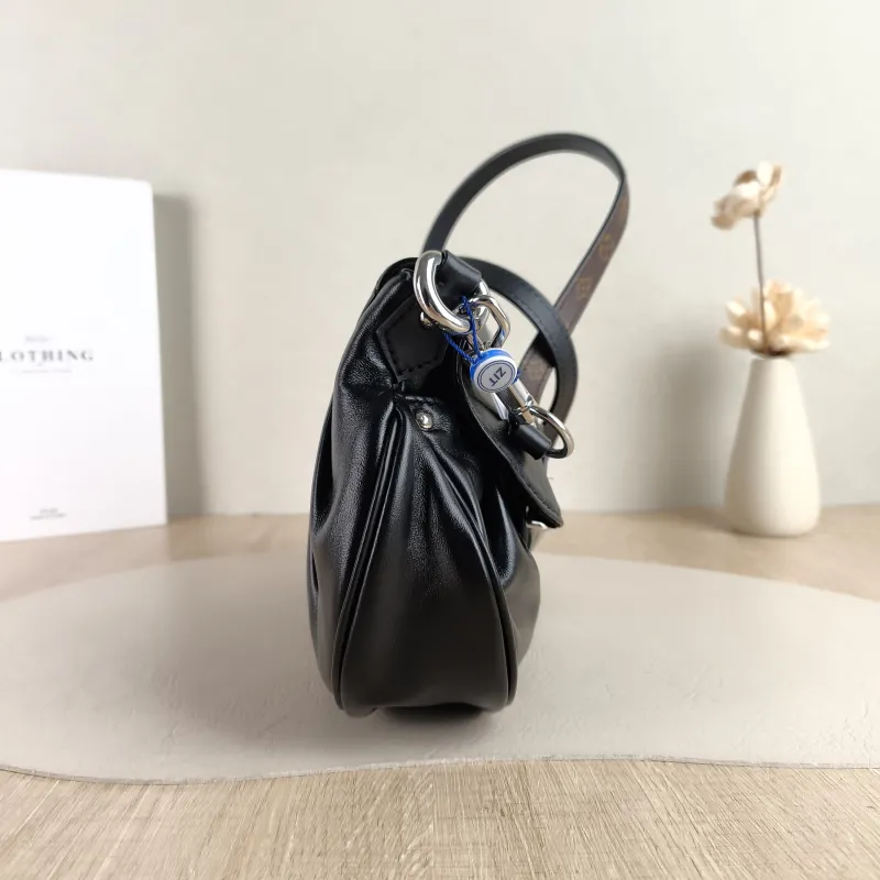 Louis Vuitton Shoulder Bag Sunset Vibe Black Lambskin One Size 27 × 3 × 18 cm — detail view 4 of 12