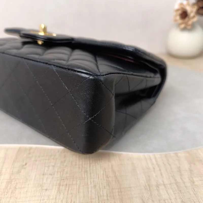 Chanel Crossbody Bag Classic Flap CF Black Lambskin Small23 × 6 × 14.5 cm — detail view 7 of 11