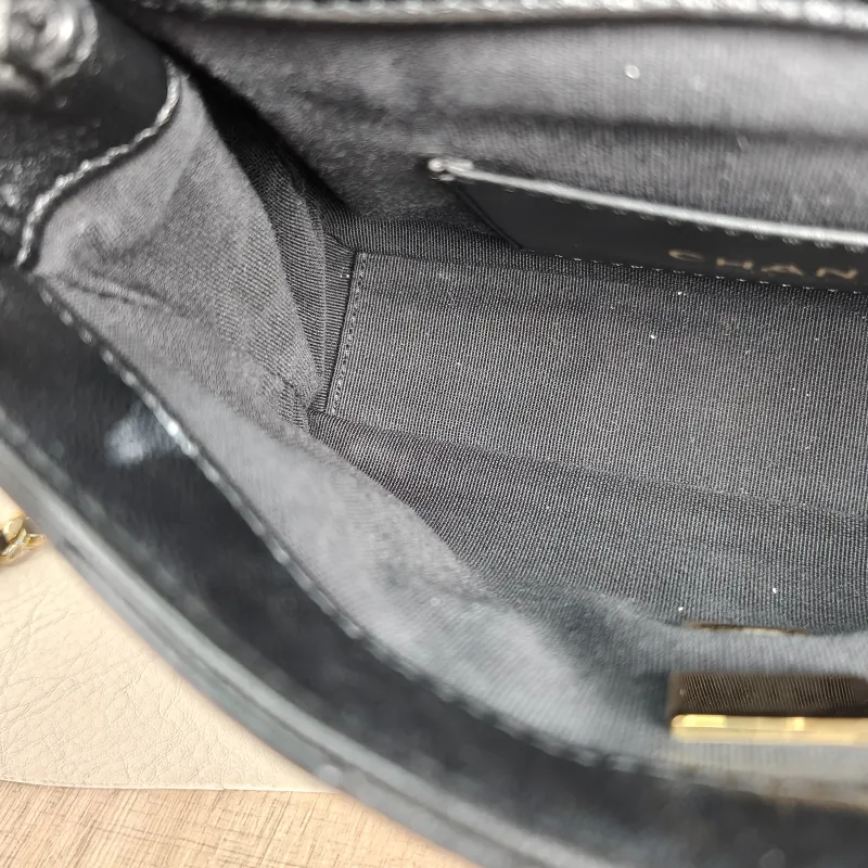 Chanel Crossbody Bag24b Black Lambskin One Size21 × 5 × 15 cm — detail view 4 of 13
