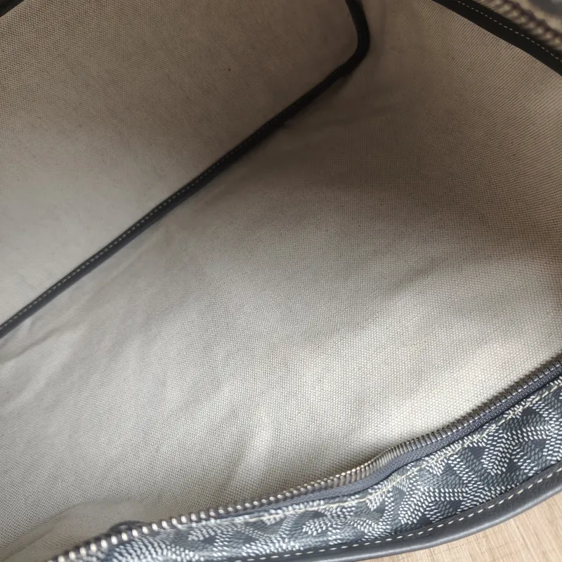 GOYARD Shoulder Bag Boheme Hobo​ Grey ine Canvas Small 43 × 14 × 27 cm — detail view 8 of 15