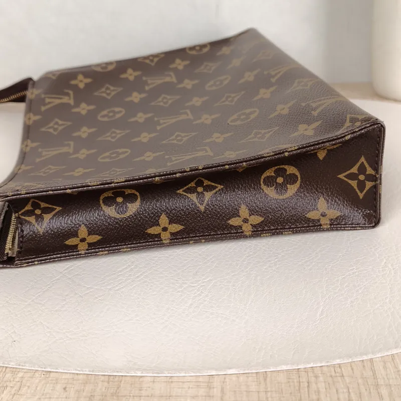 Louis Vuitton Clutch 26 Monogram PVC Large 25 × 5.5 × 20 cm — detail view 3 of 9
