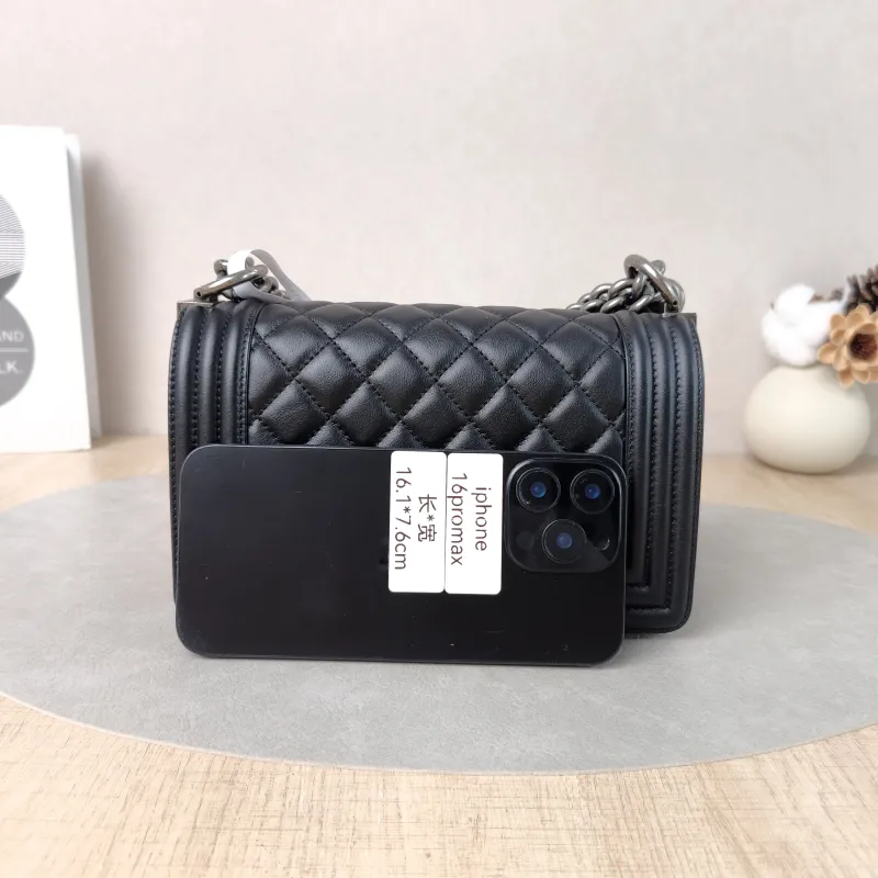 Chanel Crossbody Bag Le Boy​Black Lambskin Small20.5 × 8.5 × 12 cm — cover view 4 of 5
