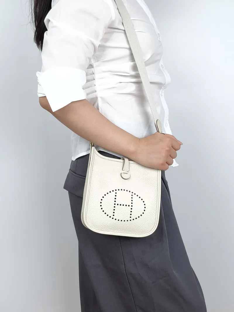 Hermès Crossbody Bag Evelyne Mini 16 Mini 1610Craie TC Calfskinmini17 × 5.5 × 18 cm — on-model view 2 of 2