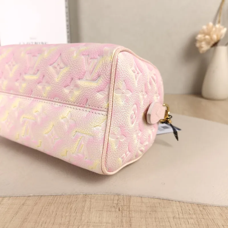 Louis Vuitton Crossbody Bag Speedy20 Pink Calfskin20.5 × 12 × 13.5 cm — detail view 5 of 12