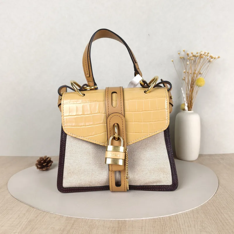 Chloé Crossbody Bag Crossbody Bag Calfskin，Canvas One Size25 × 9 × 22 cm