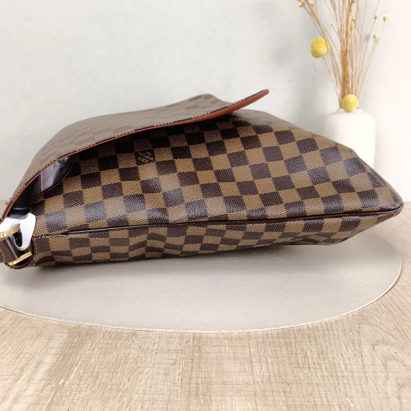 Louis Vuitton Shoulder Bag Messenger Bag Damier Ebene PVC 30 × 3 × 33 cm — detail view 3 of 9