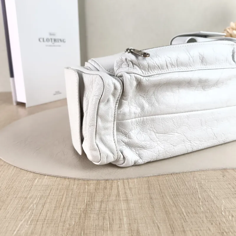 BALENCIAGA Shoulder Bag Superbusy Shoulder Bag White Waxed Leather Mini 33 × 11 × 12 cm — detail view 6 of 10