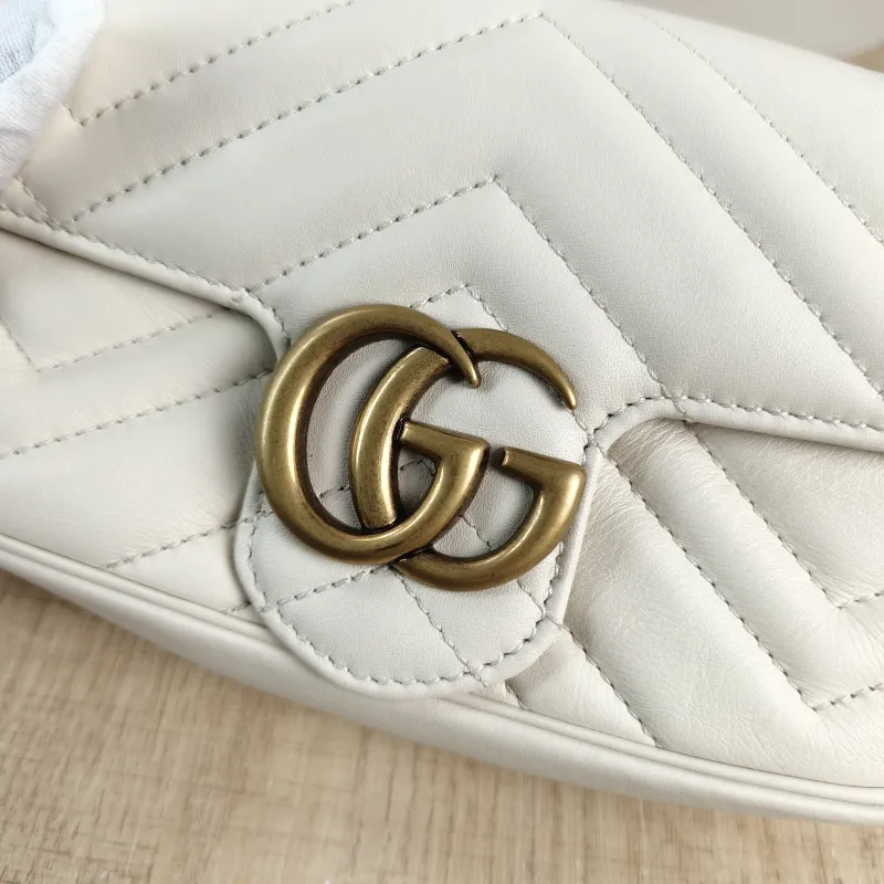 GUCCI Crossbody Bag GG Marmont Mini Marmont Mini White Calfskinmini16.5 × 4.5 × 9.5 cm — detail view 7 of 13