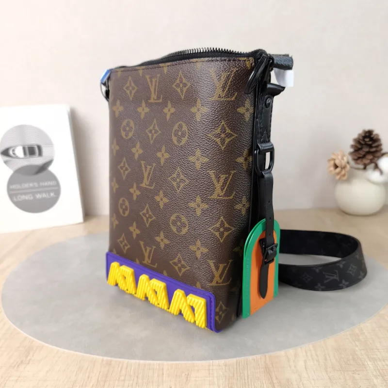 Louis Vuitton Crossbody Bag Cruiser Messenger Bag Monogram PVC One Size16.5 × 10 × 24 cm — cover view 2 of 5