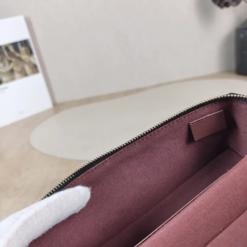 Chanel Crossbody Bag lp Box Bag Top Handle Crossbody Bag Black Grained Calfskin One Size 19.5 × 5 × 17 cm — detail view 12 of 13
