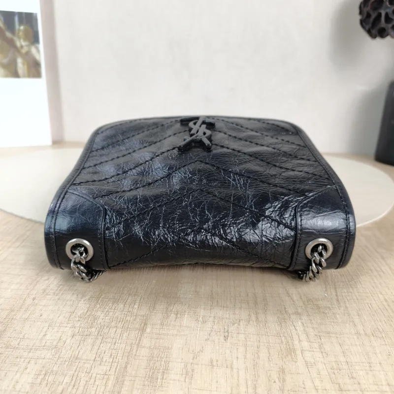 SAINT LAURENT Crossbody Bag Niki Chain Bagwoc Black Mini 19 × 5 × 16 cm — detail view 4 of 11