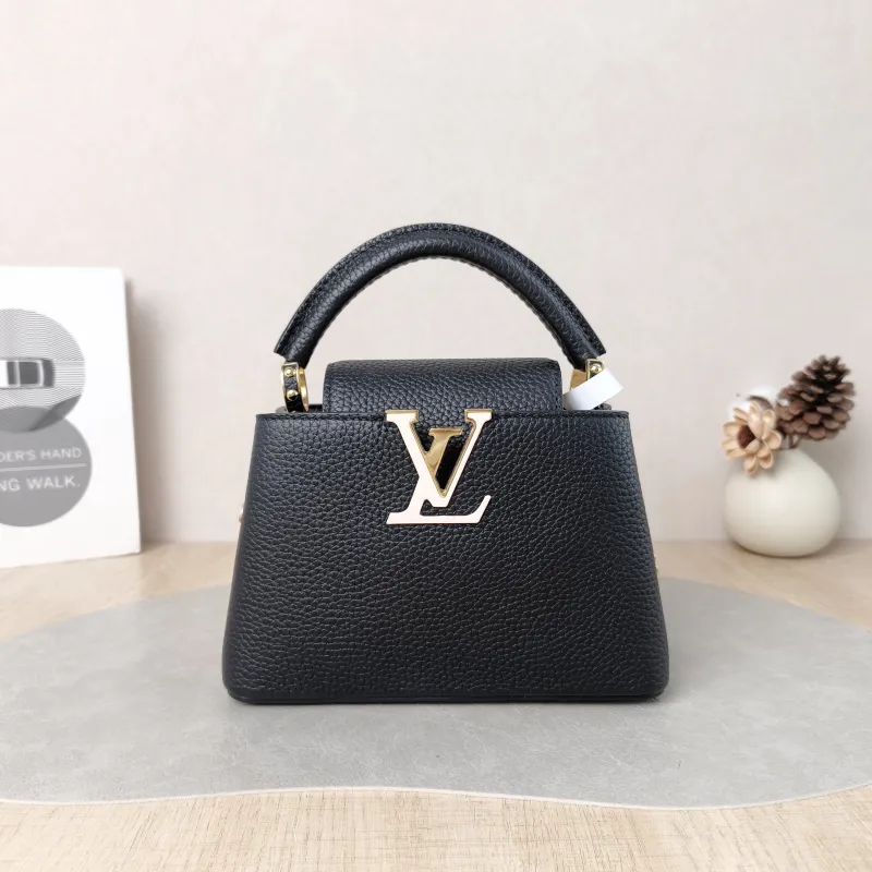Louis Vuitton Shoulder Bag Capucines Black Pink Calfskin Mini 21 × 8 × 14 cm