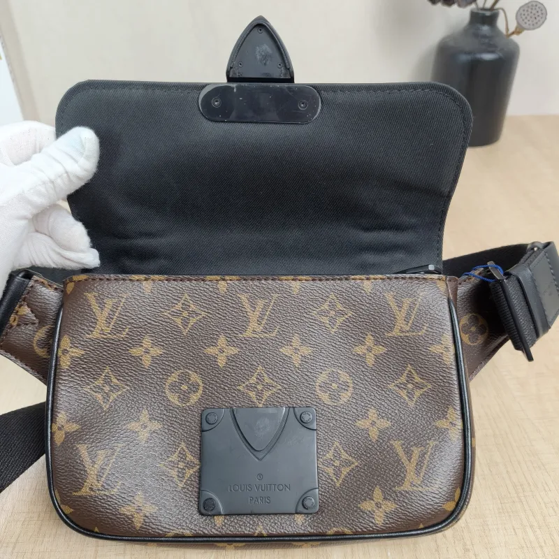 Louis Vuitton Belt Bag S Lock Sling Belt Bag Monogram PVC One Size21 × 4 × 15 cm — detail view 12 of 15