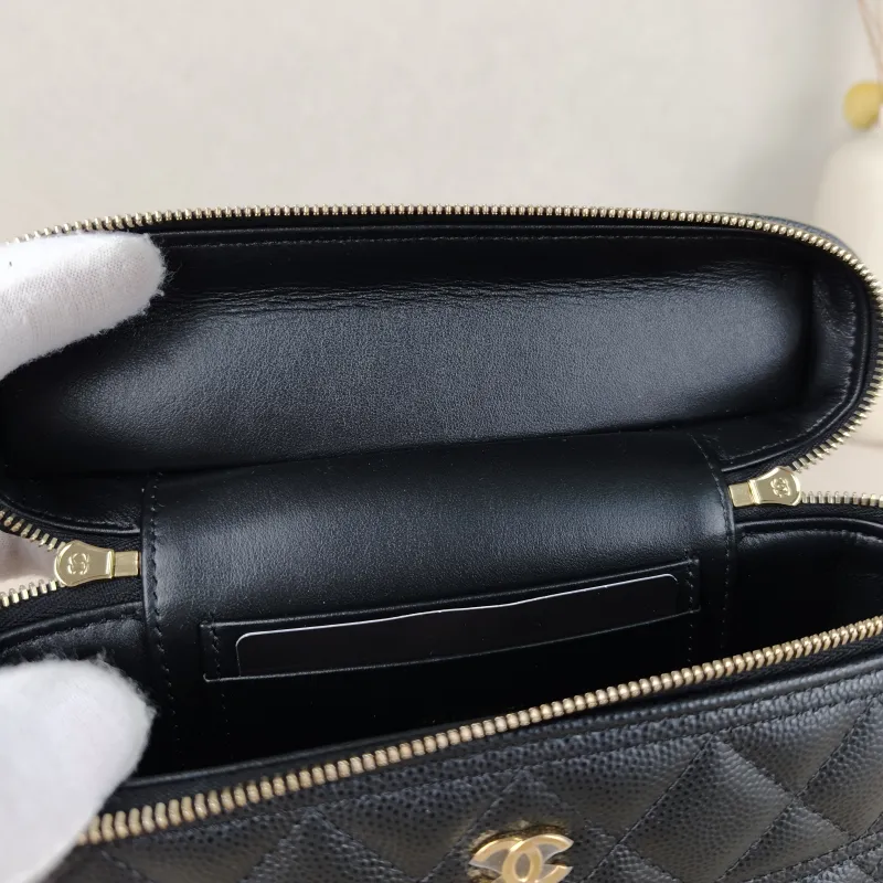 Chanel Top Handle Bag lp Black Grained Calfskin One Size19.5 × 5 × 17 cm — detail view 4 of 17