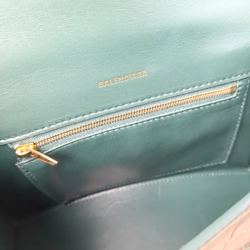 BALENCIAGA Crossbody Bag Hourglass Hourglass Bag Green Calfskin Small23 × 10 × 14 cm — detail view 9 of 14