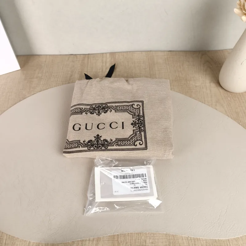 GUCCI Shoulder Bag Deco Tote Bag White Calfskin Large 53 × 8.5 × 32 cm — detail view 1 of 11
