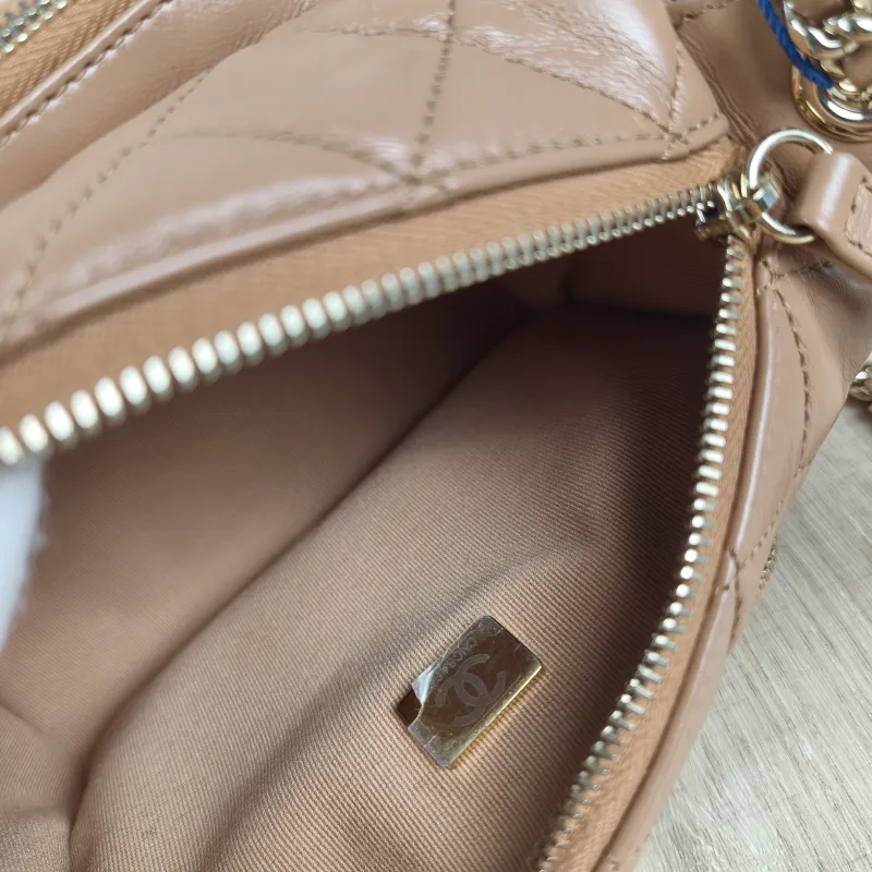 Chanel Crossbody Bag Camera Bag Taupe Lambskin One Size 18 × 9 × 12 cm — detail view 8 of 11