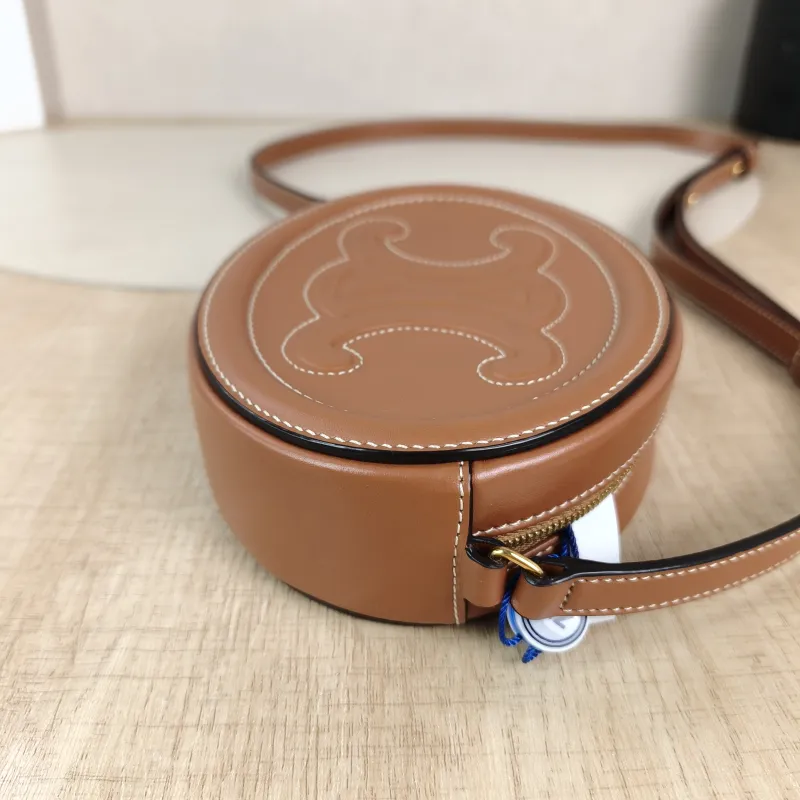 CELINE Crossbody Bag Cuir Triomphe Brown Calfskin Small 16 × 4 × 12.5 cm — detail view 1 of 12