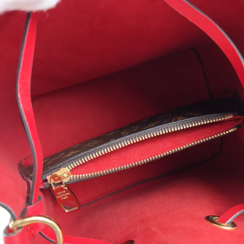Louis Vuitton Shoulder Bag NÉONOÉ Bucket Bag PVC Medium 26 × 17.5 × 26 cm — detail view 5 of 11