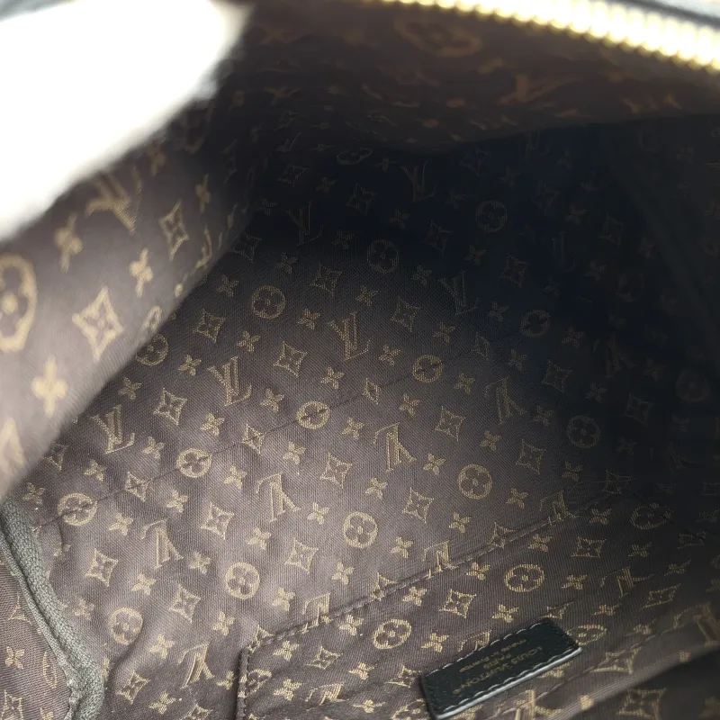 Louis Vuitton Shoulder Bag EXPRESS Shoulder Bag Black Calfskin Small 26 × 13.5 × 17 cm — detail view 3 of 10