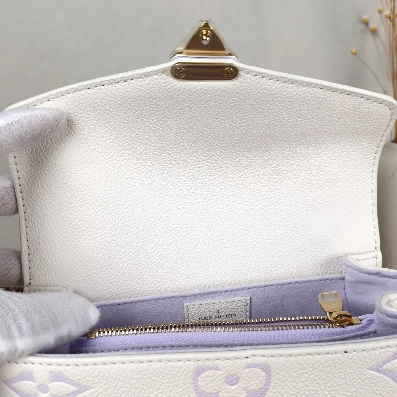 Louis Vuitton Crossbody Bag Pochette Métis East West White · Empreinte Embossed Calfskin Small 21.5 × 6 × 13.5 cm — detail view 3 of 14